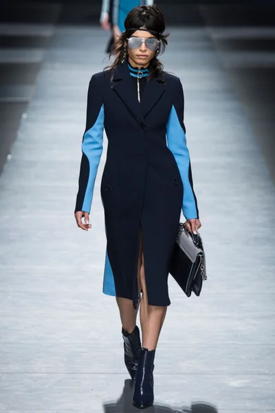 Look 12